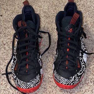 nike foam posits dead stock no box.